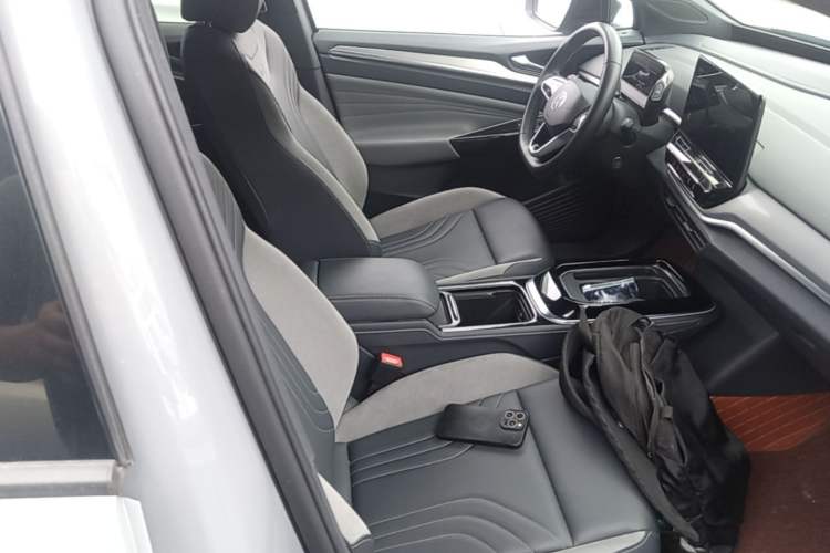 Used Volkswagen ID.4 CROZZ 2021 Long-Range PRO Two-Wheel Drive Version Right Front Seat