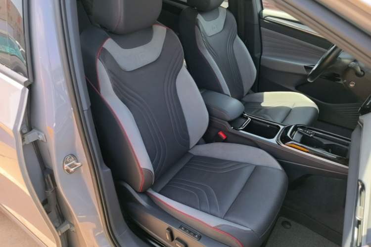 Used Volkswagen ID.4 CROZZ 2021 High-Performance PRIME Early-Bird Edition Right Front Seat
