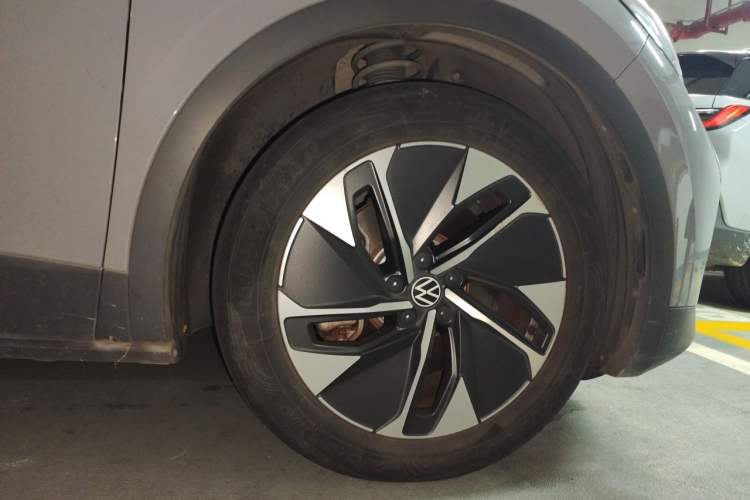 Used Volkswagen ID.4 CROZZ 2021 Long-Range PURE+ Two-Wheel Drive Version Right Front Wheel Hub