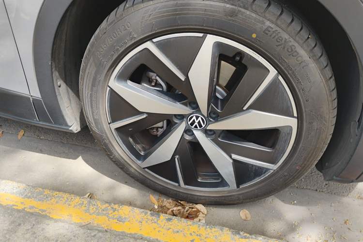 Used Volkswagen ID.4 CROZZ 2021 Yeyue First-Edition Two-Wheel-Drive Version Right Front Wheel Hub