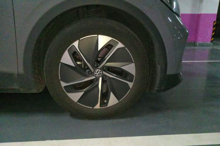 Used Volkswagen ID.4 CROZZ 2021 Long-Range PURE+ Two-Wheel Drive Version Right Front Wheel Hub