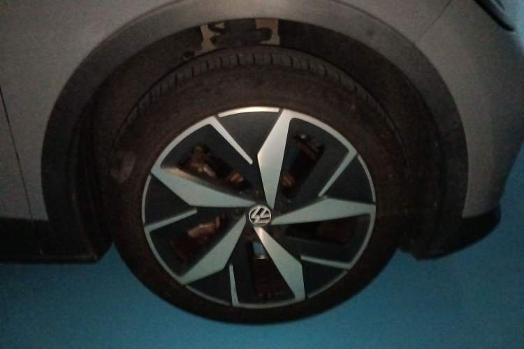 Used Volkswagen ID.4 CROZZ 2021 Long-Range PURE+ Two-Wheel Drive Version Right Front Wheel Hub