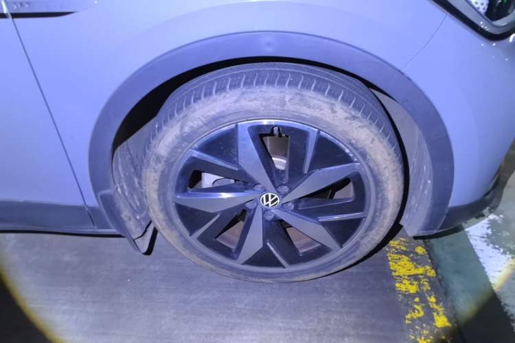 Used Volkswagen ID.4 CROZZ 2021 Yeyue First-Edition Two-Wheel-Drive Version Right Front Wheel Hub