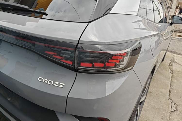 Used Volkswagen ID.4 CROZZ 2021 Long-Range Lite PRO Two-Wheel Drive Version Right Rear Taillight