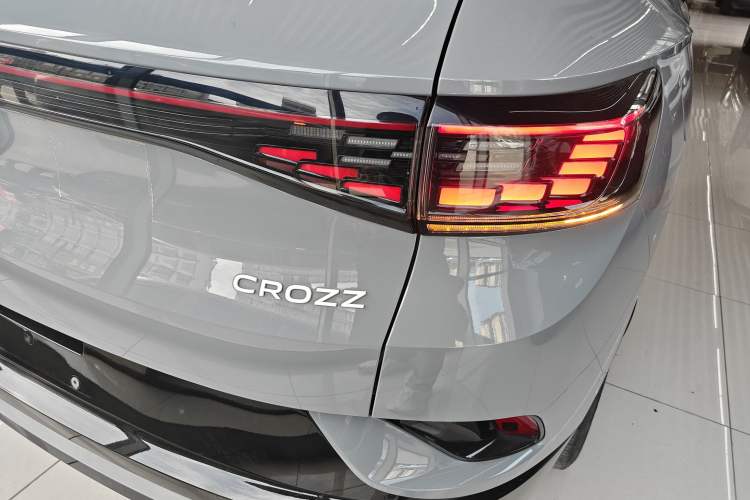 Used Volkswagen ID.4 CROZZ 2021 Long-Range PRO Two-Wheel Drive Version Right Rear Taillight