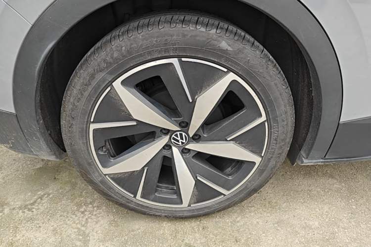 Used Volkswagen ID.4 CROZZ 2021 Long-Range Lite PRO Two-Wheel Drive Version Right Rear Wheel Hub