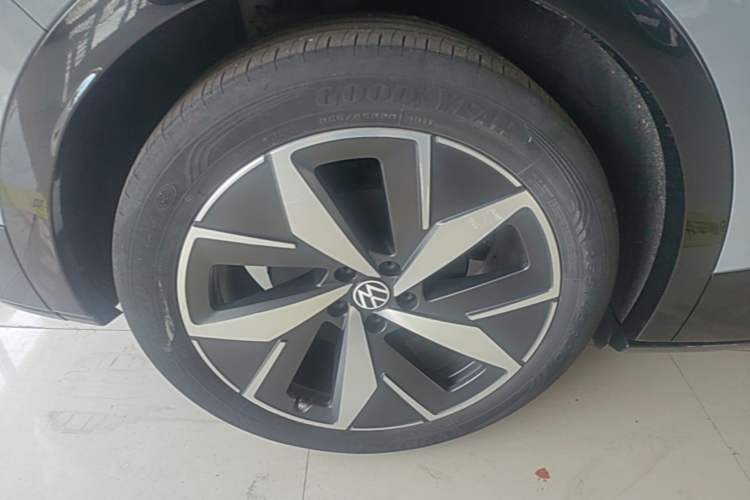 Used Volkswagen ID.4 CROZZ 2021 Long-Range PRO Two-Wheel Drive Version Right Rear Wheel Hub