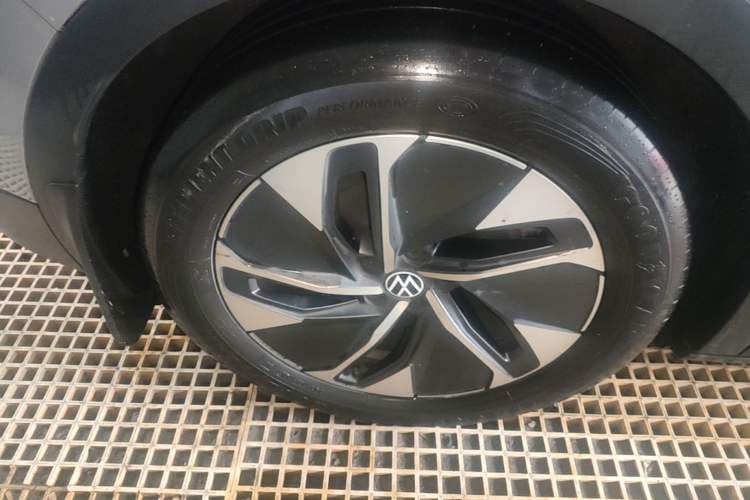 Used Volkswagen ID.4 CROZZ 2021 Long-Range PURE+ Two-Wheel Drive Version Right Rear Wheel Hub