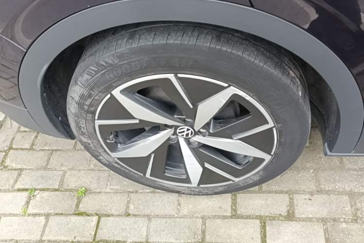 Used Volkswagen ID.4 CROZZ 2021 Long-Range PRO Two-Wheel Drive Version Right Rear Wheel Hub