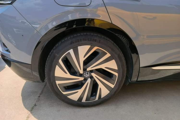 Used Volkswagen ID.4 CROZZ 2021 High-Performance PRIME Early-Bird Edition Right Rear Wheel Hub