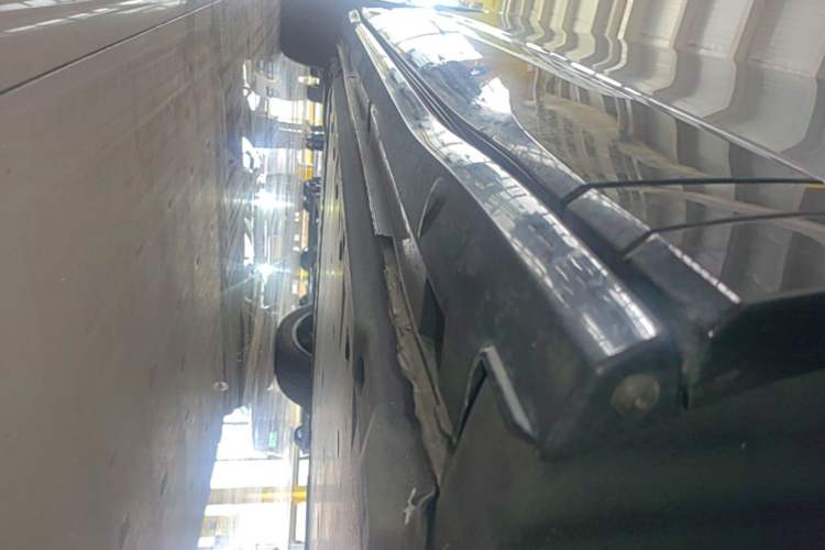 Used Volkswagen ID.4 CROZZ 2021 Long-Range PRO Two-Wheel Drive Version Right Side Sill