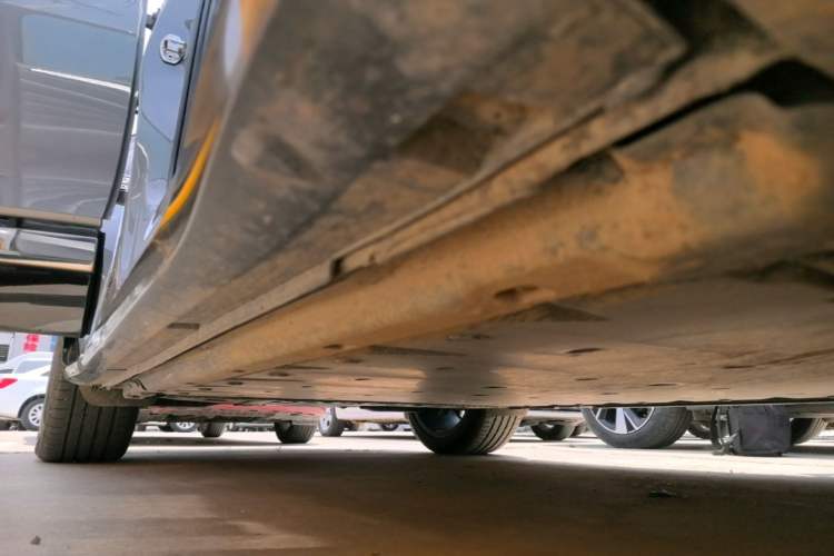 Used Volkswagen ID.4 CROZZ 2021 High-Performance PRIME Early-Bird Edition Right Side Sill