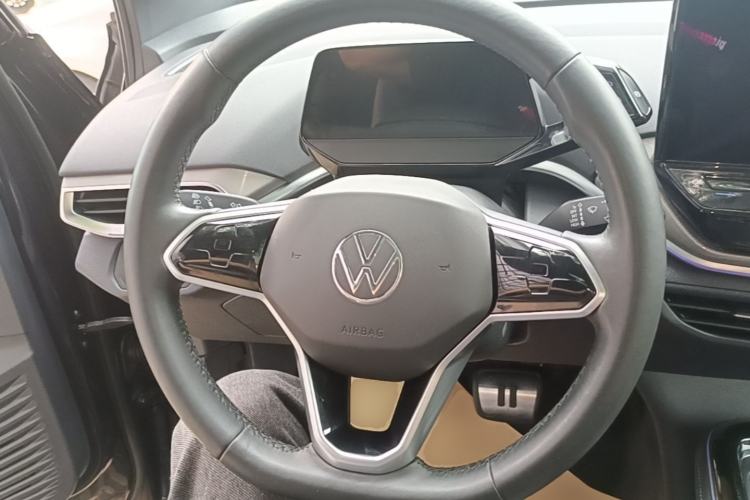 Used Volkswagen ID.4 CROZZ 2021 Long-Range PRO Two-Wheel Drive Version Steering Wheel