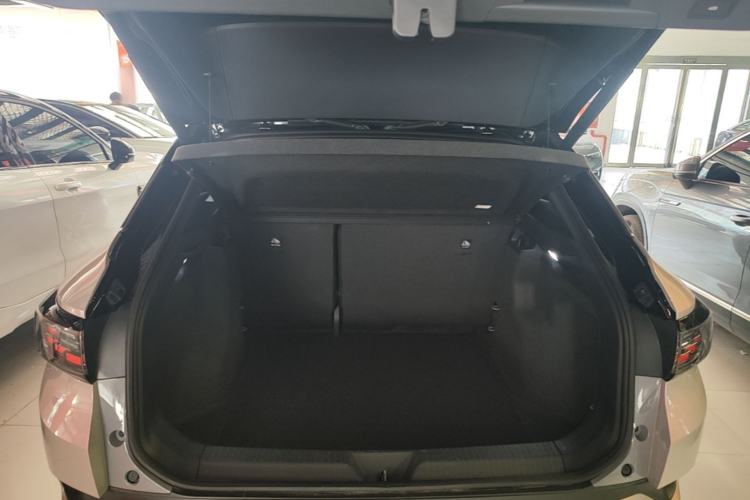 Used Volkswagen ID.4 CROZZ 2021 Long-Range Lite PRO Two-Wheel Drive Version Trunk
