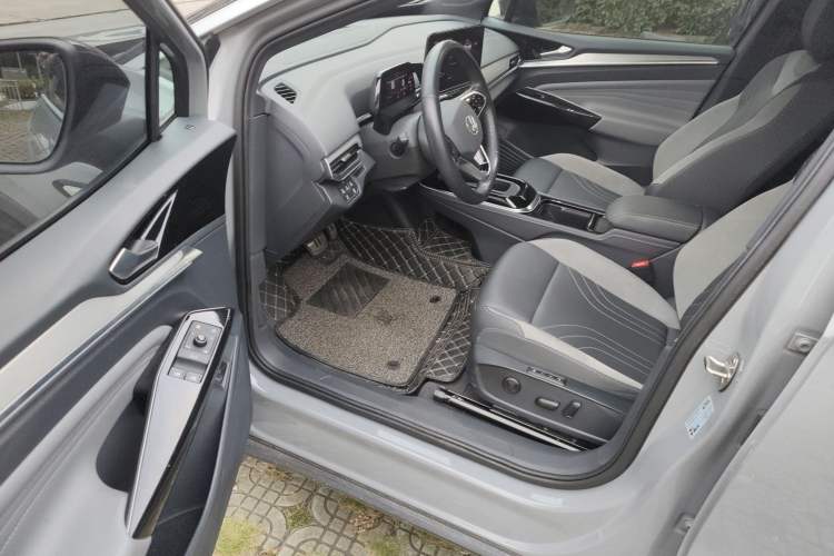 Used Volkswagen ID.4 CROZZ 2021 Long-Range PRO Two-Wheel Drive Version Driver Seat