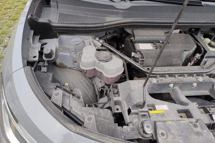 Used Volkswagen ID.4 CROZZ 2021 Long-Range PRO Two-Wheel Drive Version Engine Bay Right