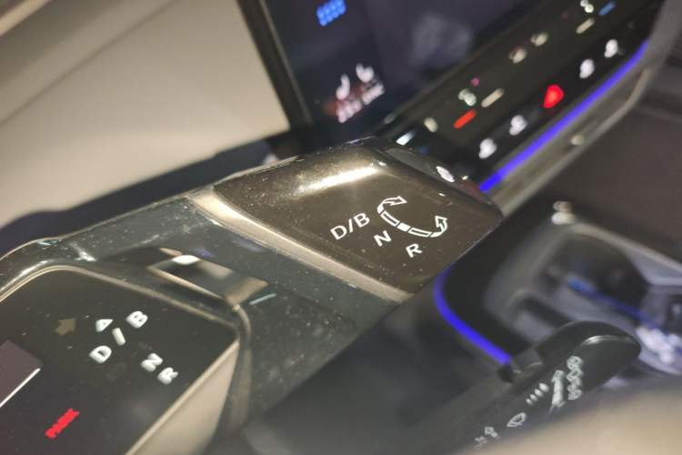 Used Volkswagen ID.4 CROZZ 2021 Long-Range Lite PRO Two-Wheel Drive Version Gear Lever