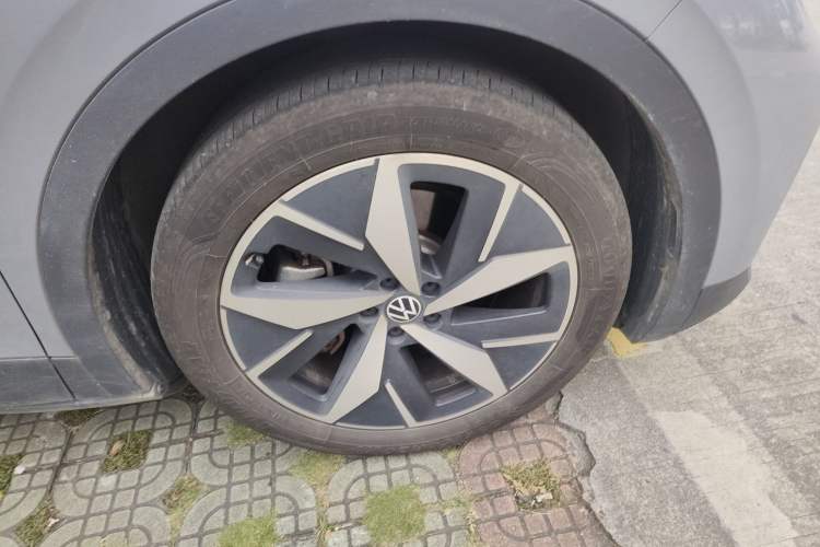 Used Volkswagen ID.4 CROZZ 2021 Long-Range PRO Two-Wheel Drive Version Right Front Wheel Hub