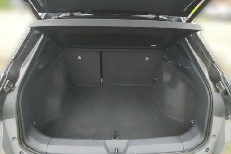 Used Volkswagen ID.4 CROZZ 2021 Long-Range PRO Two-Wheel Drive Version Trunk