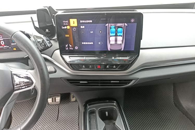 Used Volkswagen ID.4 CROZZ 2021 Long-Range PRO Two-Wheel Drive Version Audio And AC Panel