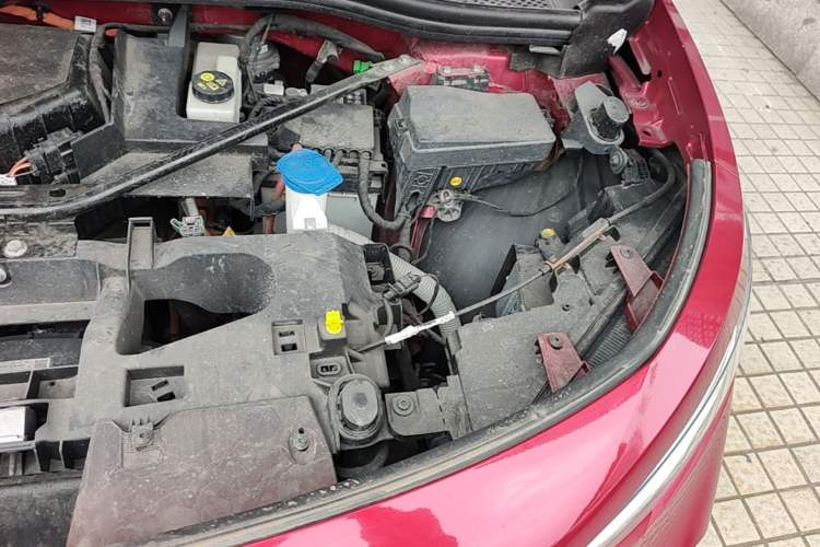 Used Volkswagen ID.4 CROZZ 2021 Long-Range PRO Two-Wheel Drive Version Engine Bay Left