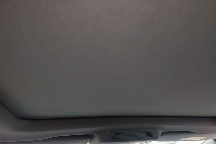 Used Volkswagen ID.4 CROZZ 2021 Long-Range PRO Two-Wheel Drive Version Headliner