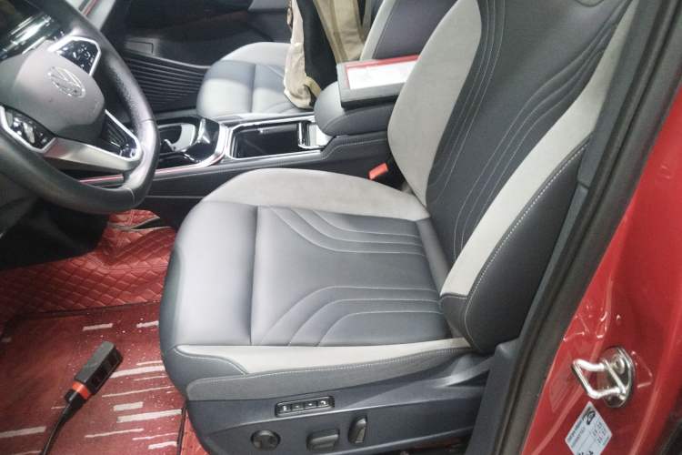 Used Volkswagen ID.4 CROZZ 2021 Long-Range PRO Two-Wheel Drive Version Left Front Seat