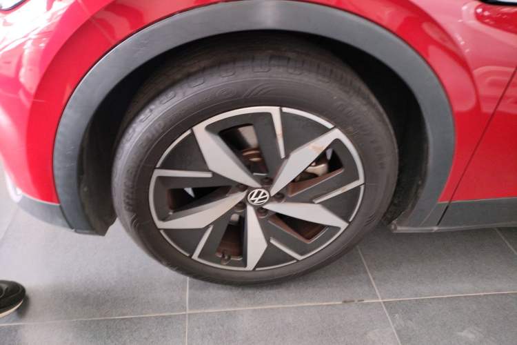 Used Volkswagen ID.4 CROZZ 2021 Long-Range PRO Two-Wheel Drive Version Left Front Wheel Hub