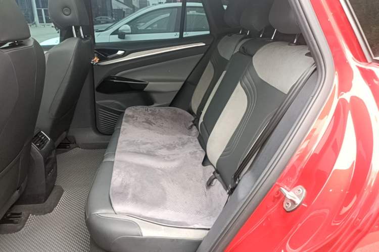 Used Volkswagen ID.4 CROZZ 2021 Long-Range PRO Two-Wheel Drive Version Left Rear Seat