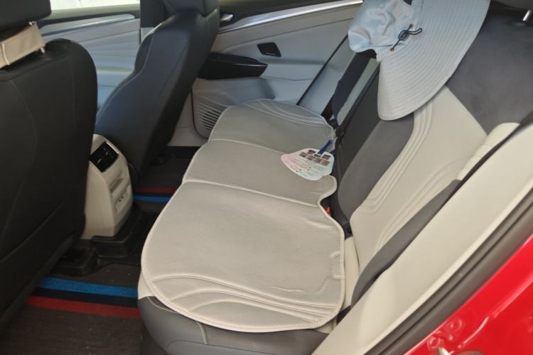 Used Volkswagen ID.4 CROZZ 2021 Long-Range PRO Two-Wheel Drive Version Left Rear Seat