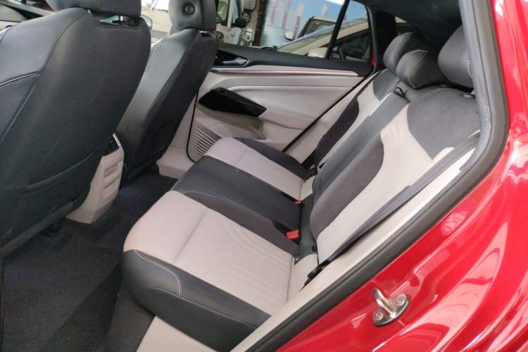 Used Volkswagen ID.4 CROZZ 2021 Long-Range PRO Two-Wheel Drive Version Left Rear Seat