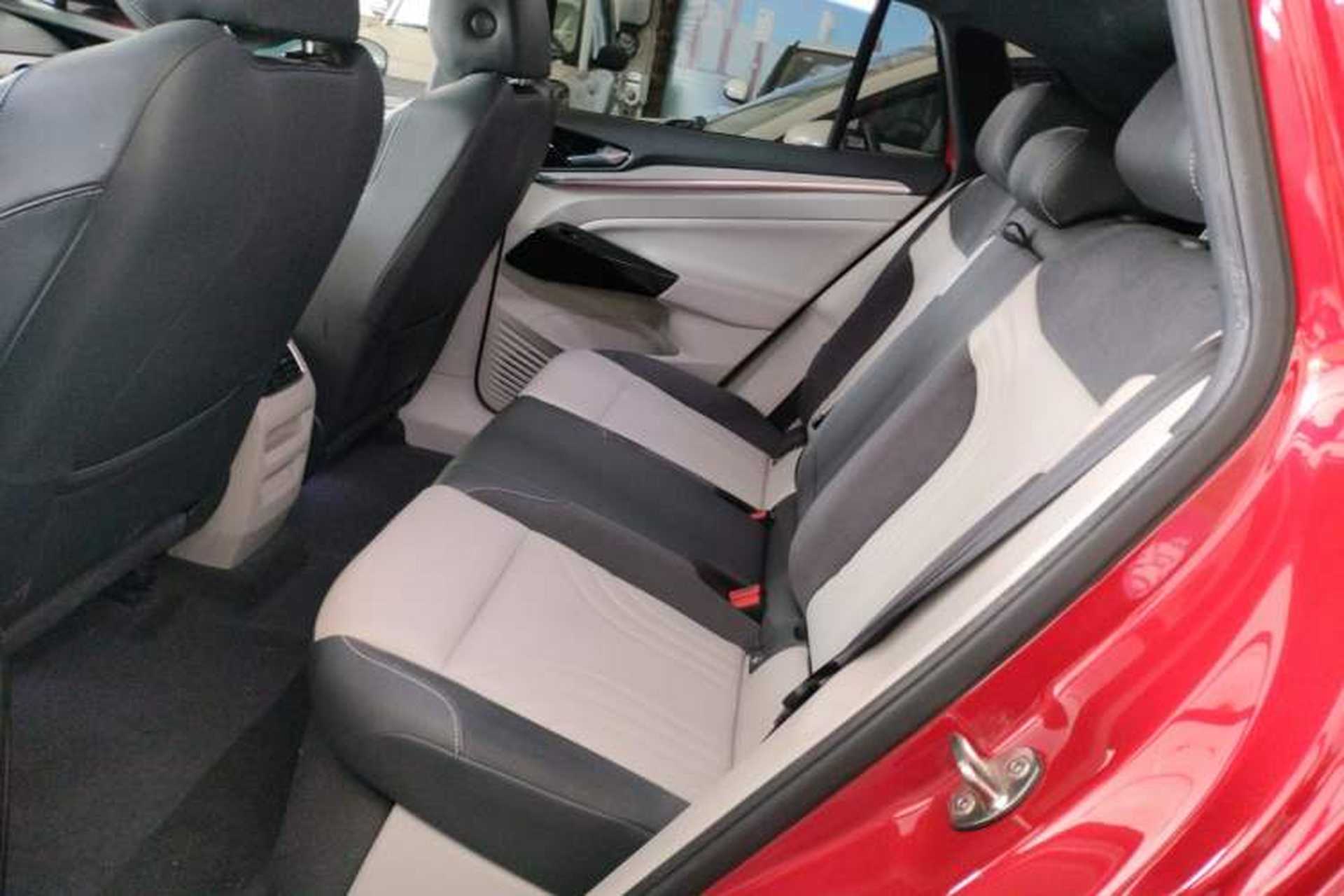 Used Volkswagen ID.4 CROZZ 2021 Long-Range PRO Two-Wheel Drive Version Left Rear Seat