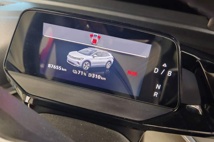 Used Volkswagen ID.4 CROZZ 2021 Long-Range PRO Two-Wheel Drive Version Odometer Close Up