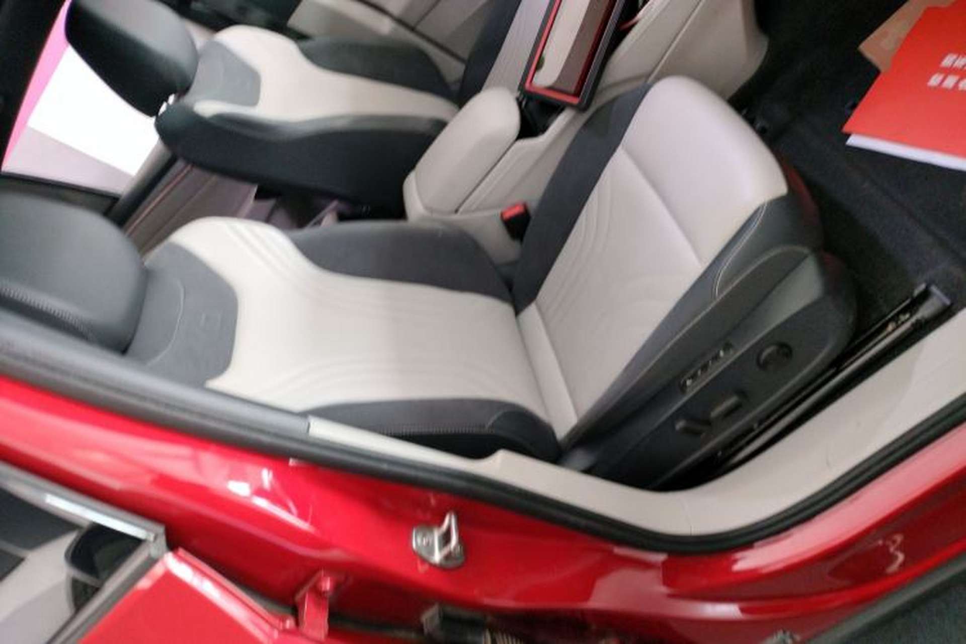 Used Volkswagen ID.4 CROZZ 2021 Long-Range PRO Two-Wheel Drive Version Right Front Seat