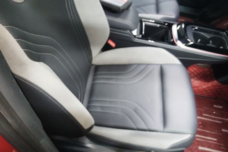 Used Volkswagen ID.4 CROZZ 2021 Long-Range PRO Two-Wheel Drive Version Right Front Seat