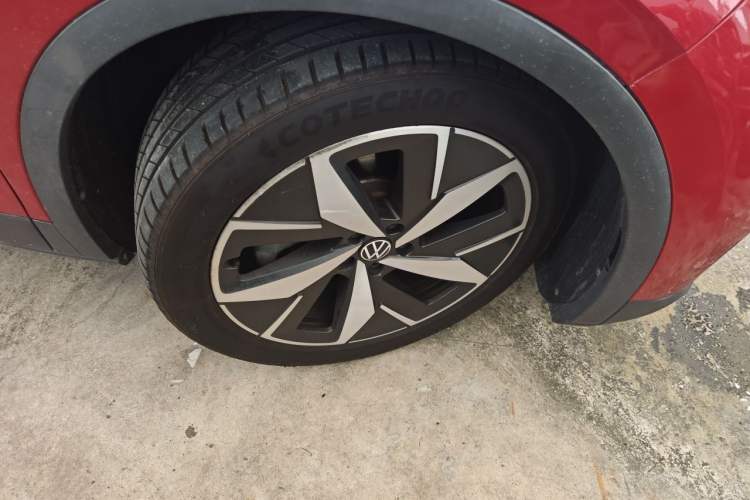 Used Volkswagen ID.4 CROZZ 2021 Long-Range PRO Two-Wheel Drive Version Right Front Wheel Hub