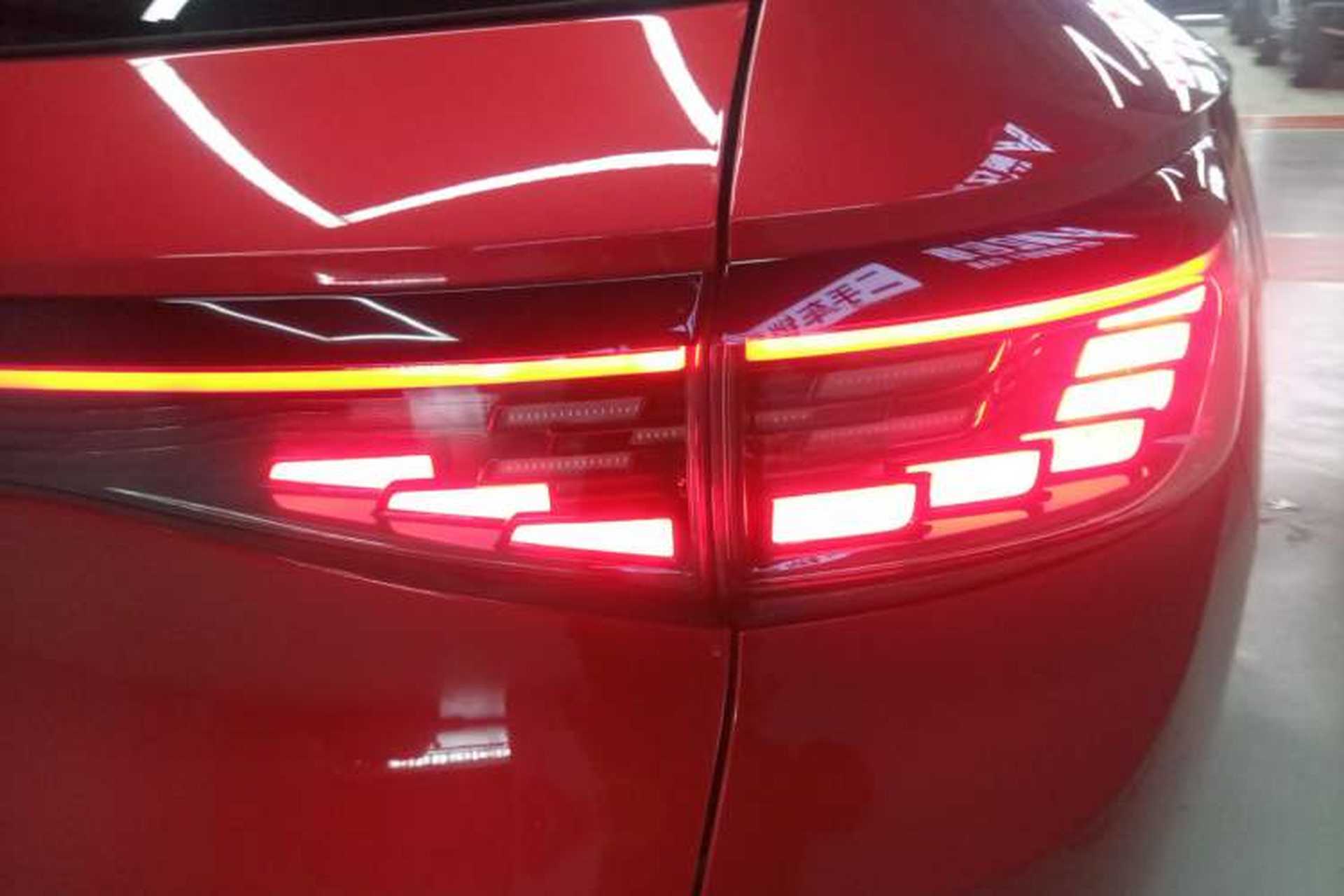 Used Volkswagen ID.4 CROZZ 2021 Long-Range PRO Two-Wheel Drive Version Right Rear Taillight