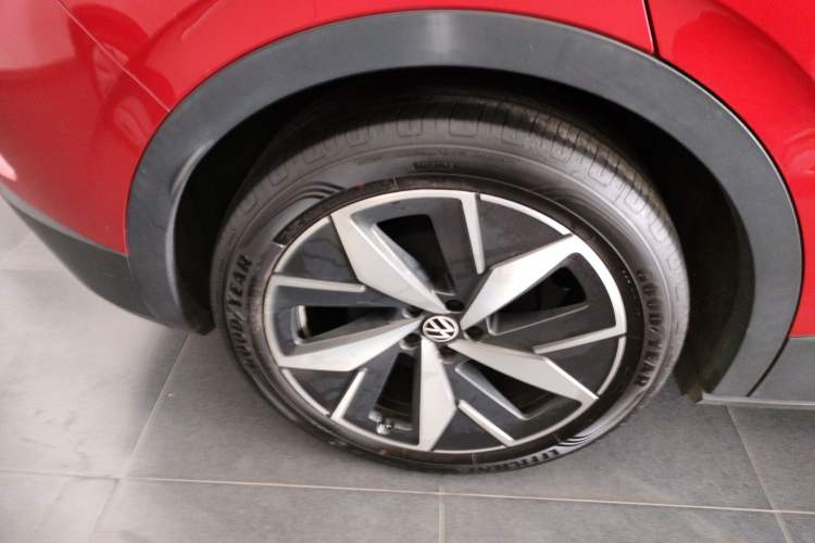 Used Volkswagen ID.4 CROZZ 2021 Long-Range PRO Two-Wheel Drive Version Right Rear Wheel Hub