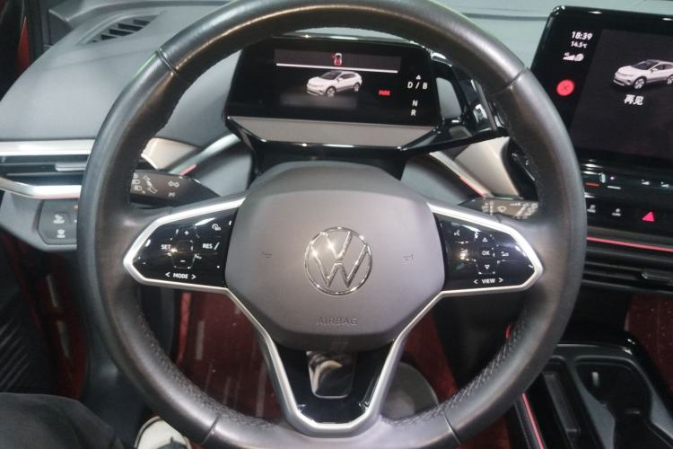 Used Volkswagen ID.4 CROZZ 2021 Long-Range PRO Two-Wheel Drive Version Steering Wheel