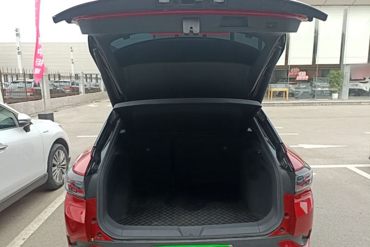 Used Volkswagen ID.4 CROZZ 2021 Long-Range PRO Two-Wheel Drive Version Trunk