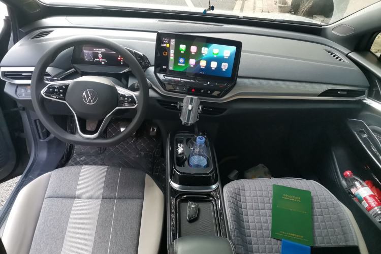 Used Volkswagen ID.4 CROZZ 2021 Long-Range PURE+ Two-Wheel Drive Version Center Console