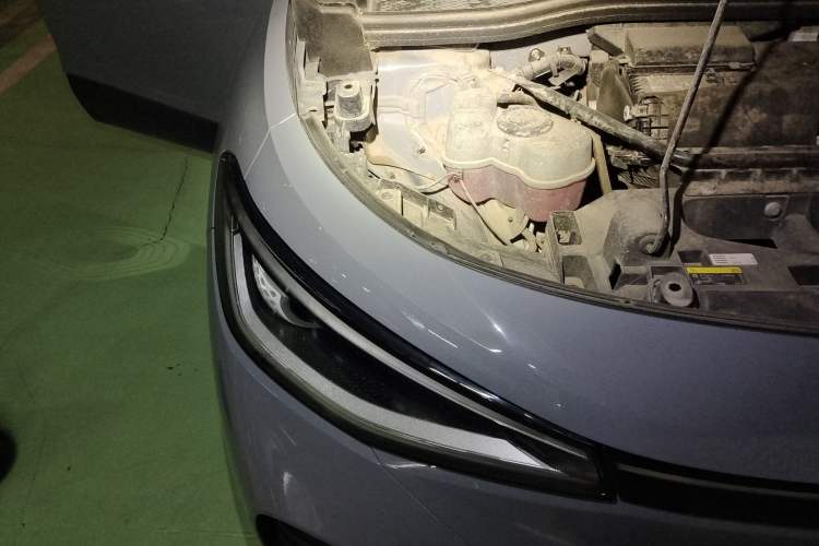 Used Volkswagen ID.4 CROZZ 2021 Long-Range PRO Two-Wheel Drive Version Engine Bay Right