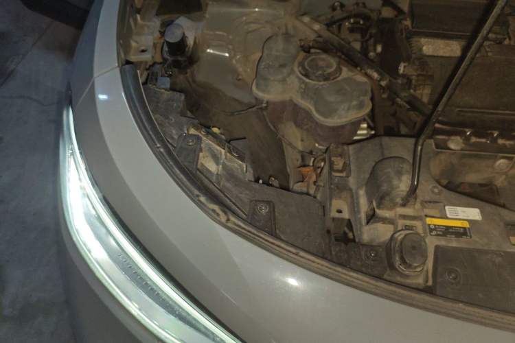 Used Volkswagen ID.4 CROZZ 2021 Long-Range Lite PRO Two-Wheel Drive Version Engine Bay Right