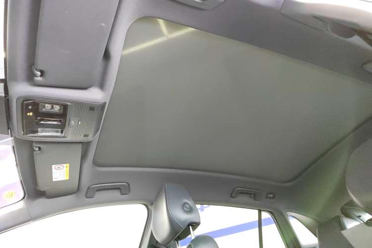 Used Volkswagen ID.4 CROZZ 2021 Long-Range PRO Two-Wheel Drive Version Headliner
