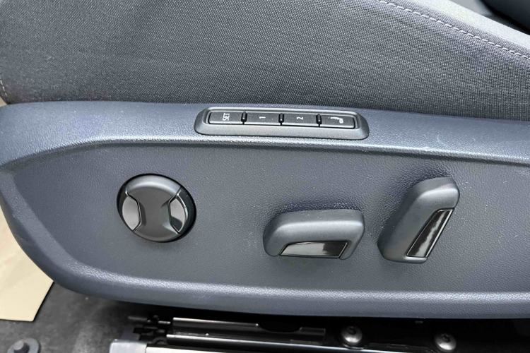 Used Volkswagen ID.4 CROZZ 2021 Long-Range PRO Two-Wheel Drive Version Interior 13
