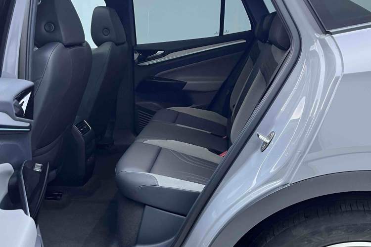 Used Volkswagen ID.4 CROZZ 2021 Long-Range PRO Two-Wheel Drive Version Interior 2