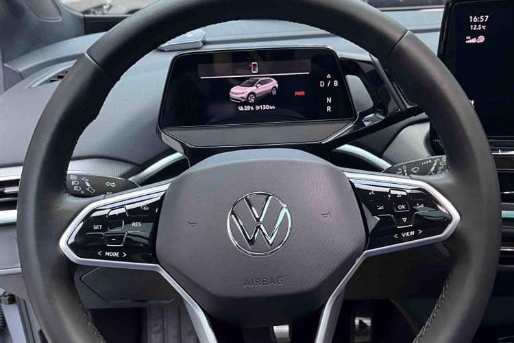 Used Volkswagen ID.4 CROZZ 2021 Long-Range PRO Two-Wheel Drive Version Interior 8