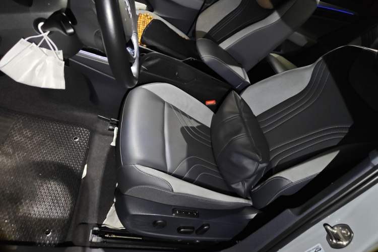 Used Volkswagen ID.4 CROZZ 2021 Long-Range Lite PRO Two-Wheel Drive Version Left Front Seat