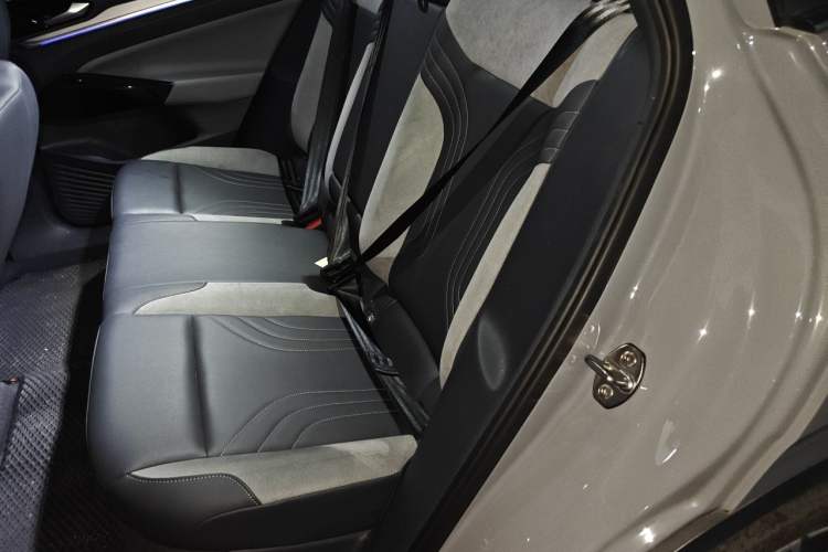Used Volkswagen ID.4 CROZZ 2021 Long-Range Lite PRO Two-Wheel Drive Version Left Rear Seat