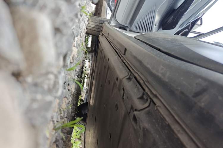 Used Volkswagen ID.4 CROZZ 2021 Long-Range PURE+ Two-Wheel Drive Version Left Side Sill